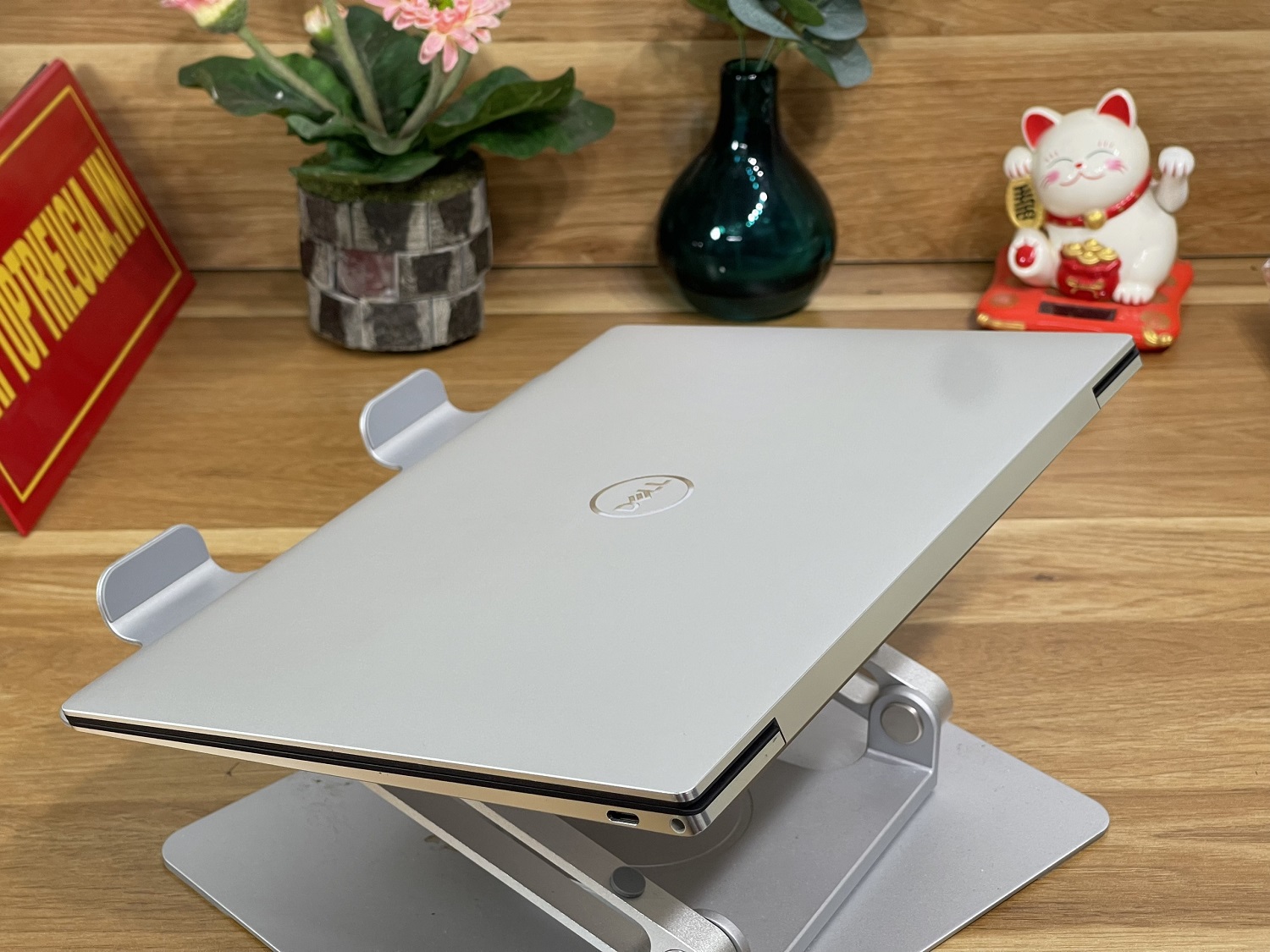 Dell XPS 9300 : i5-1035G7 | Ram 8GB | SSD 256G | 13.3 inch FHD+ - Cực VIP