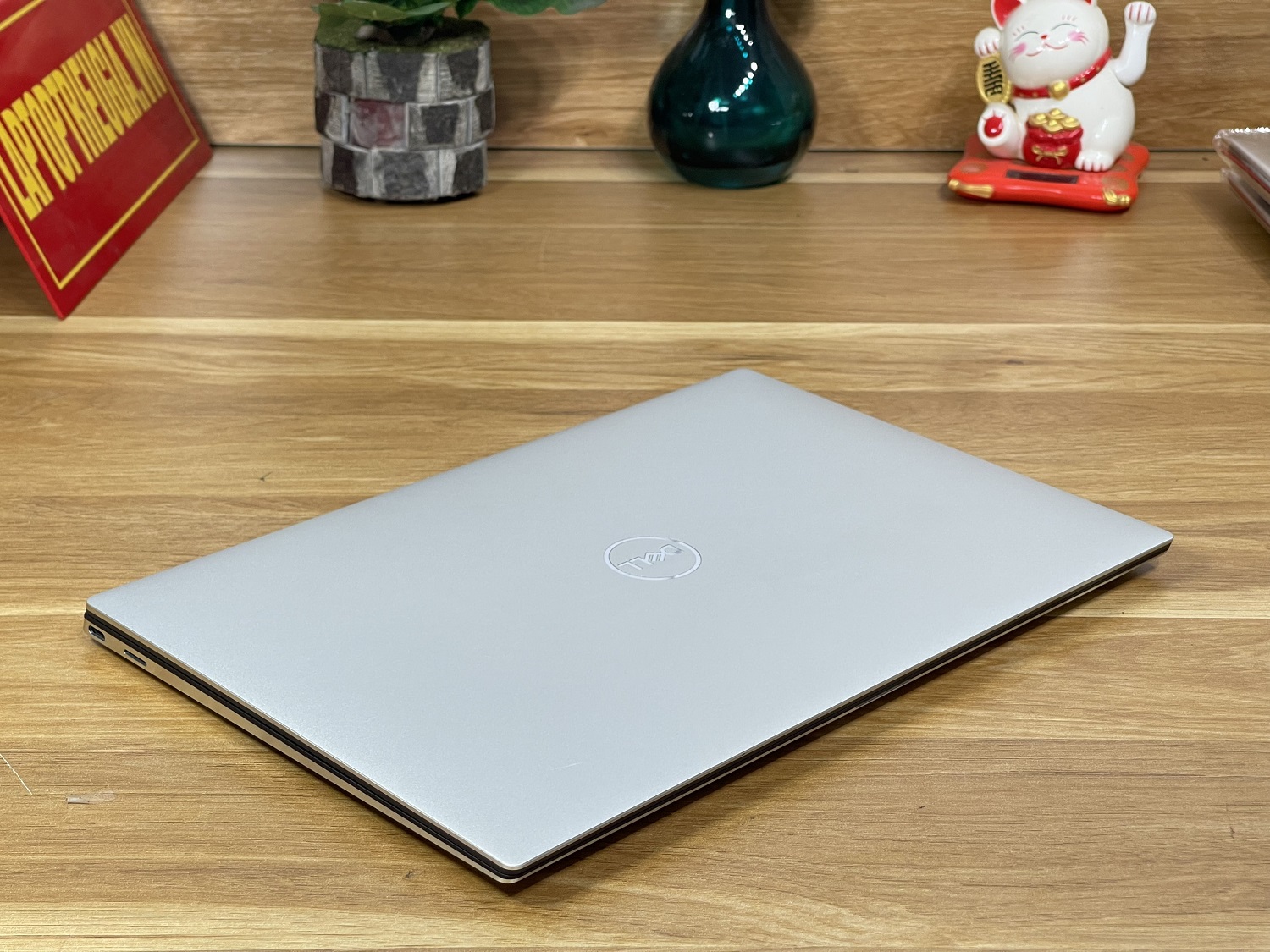 Dell XPS 9300 : i5-1035G7 | Ram 8GB | SSD 256G | 13.3 inch FHD+ - Cực VIP