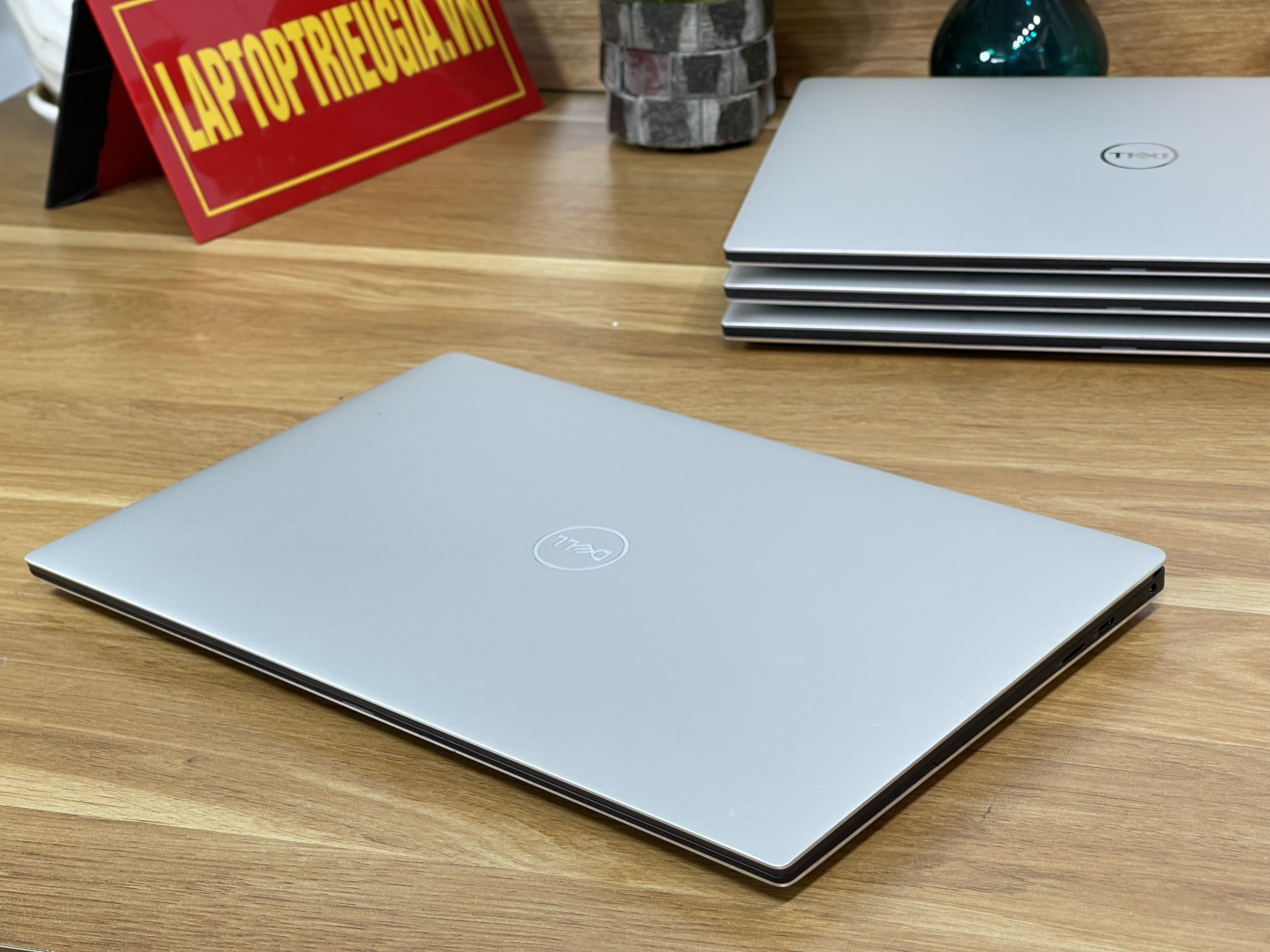 Dell XPS 9380 : i5-8365U | Ram 8GB | SSD 512GB | Màn 13.3inch FHD