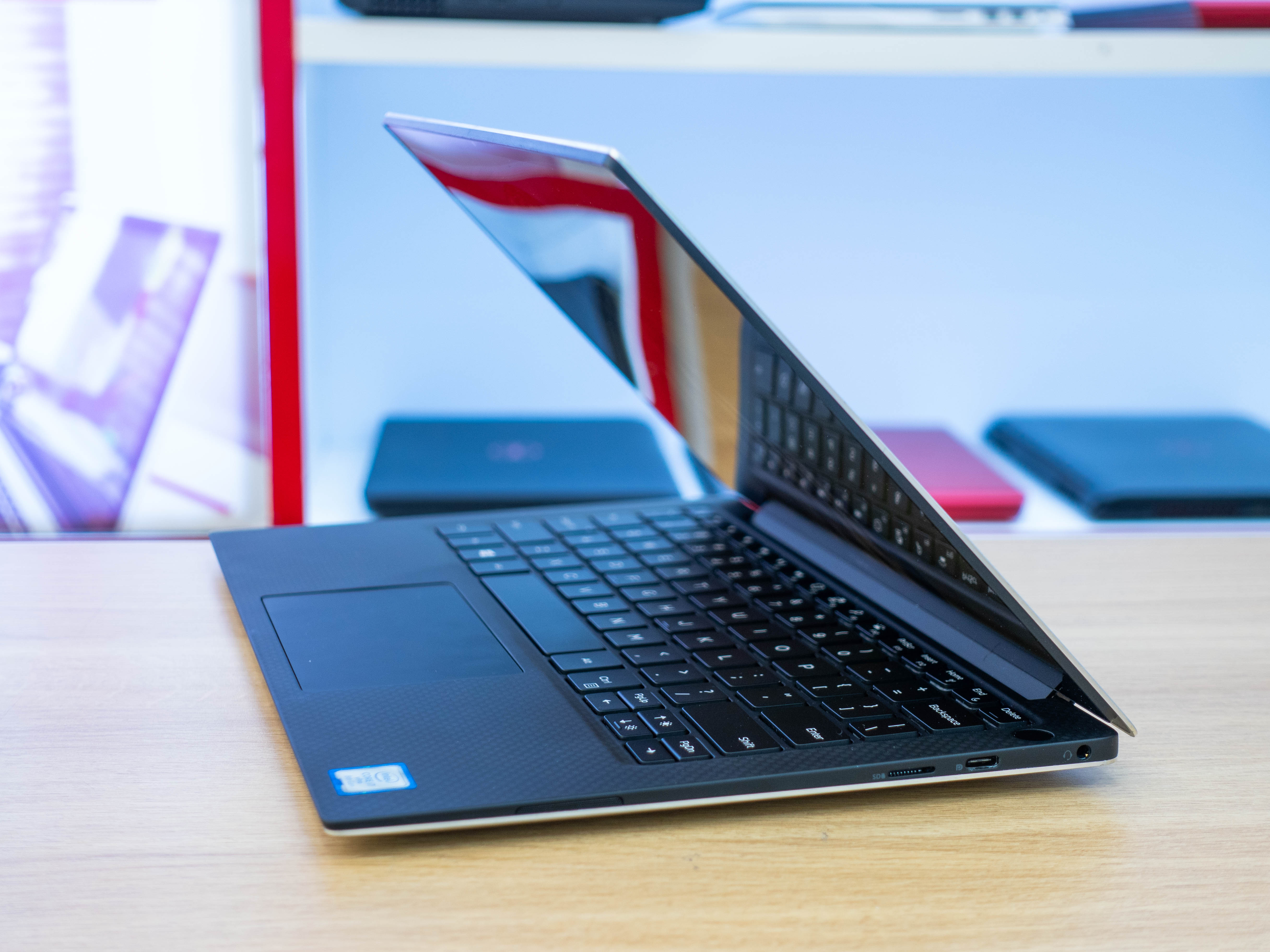 Dell XPS 9380 : i7-8665U | Ram 16GB | SSD 512GB | Màn 13.3inch FHD
