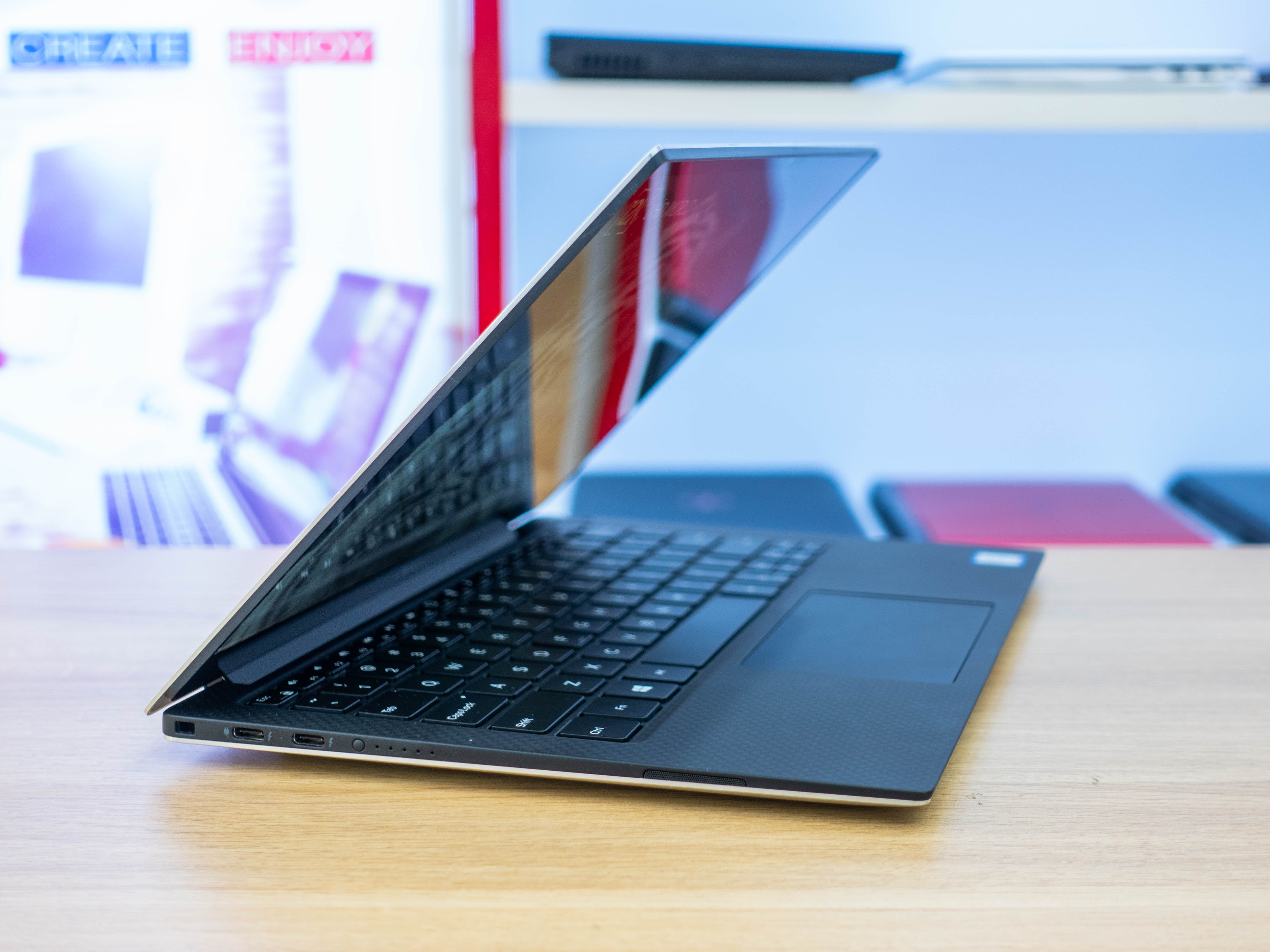 Dell XPS 9380 : i7-8665U | Ram 16GB | SSD 512GB | Màn 13.3inch FHD