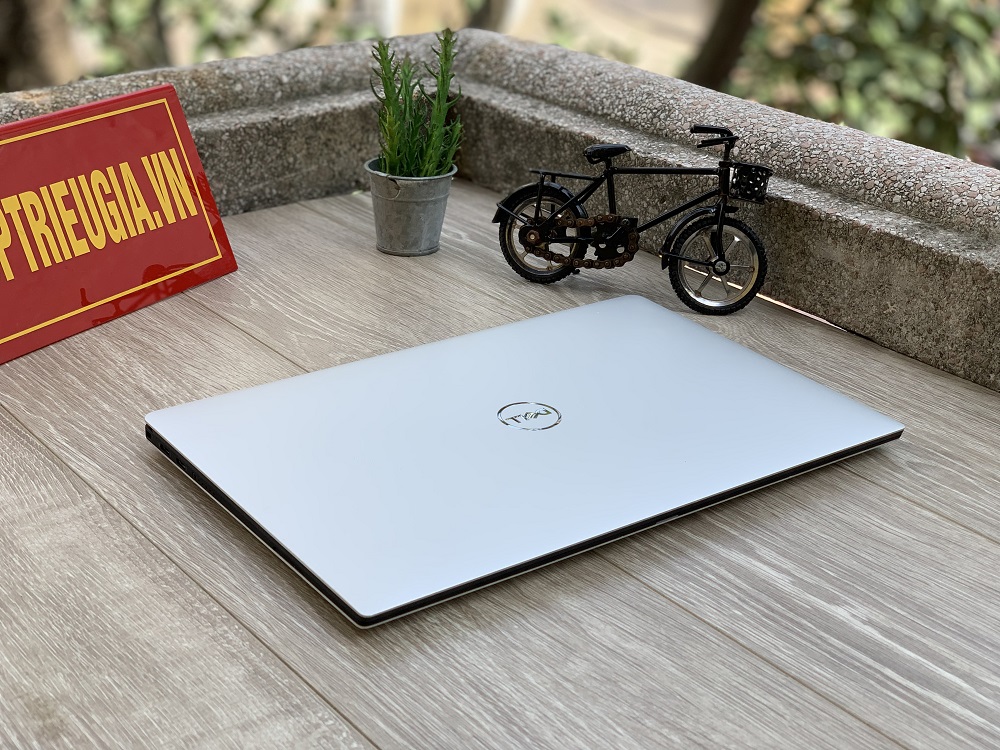 Dell XPS 9370 : i7-8550U | Ram 16GB | SSD 512GB | 13.3inch FHD
