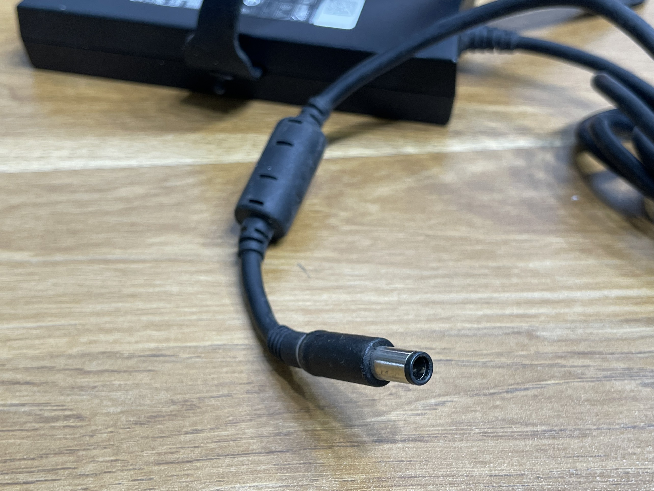 SẠC LAPTOP DELL 19.5V 6.7A 130W SLIM - CHÂN KIM TO - CHÍNH HÃNG