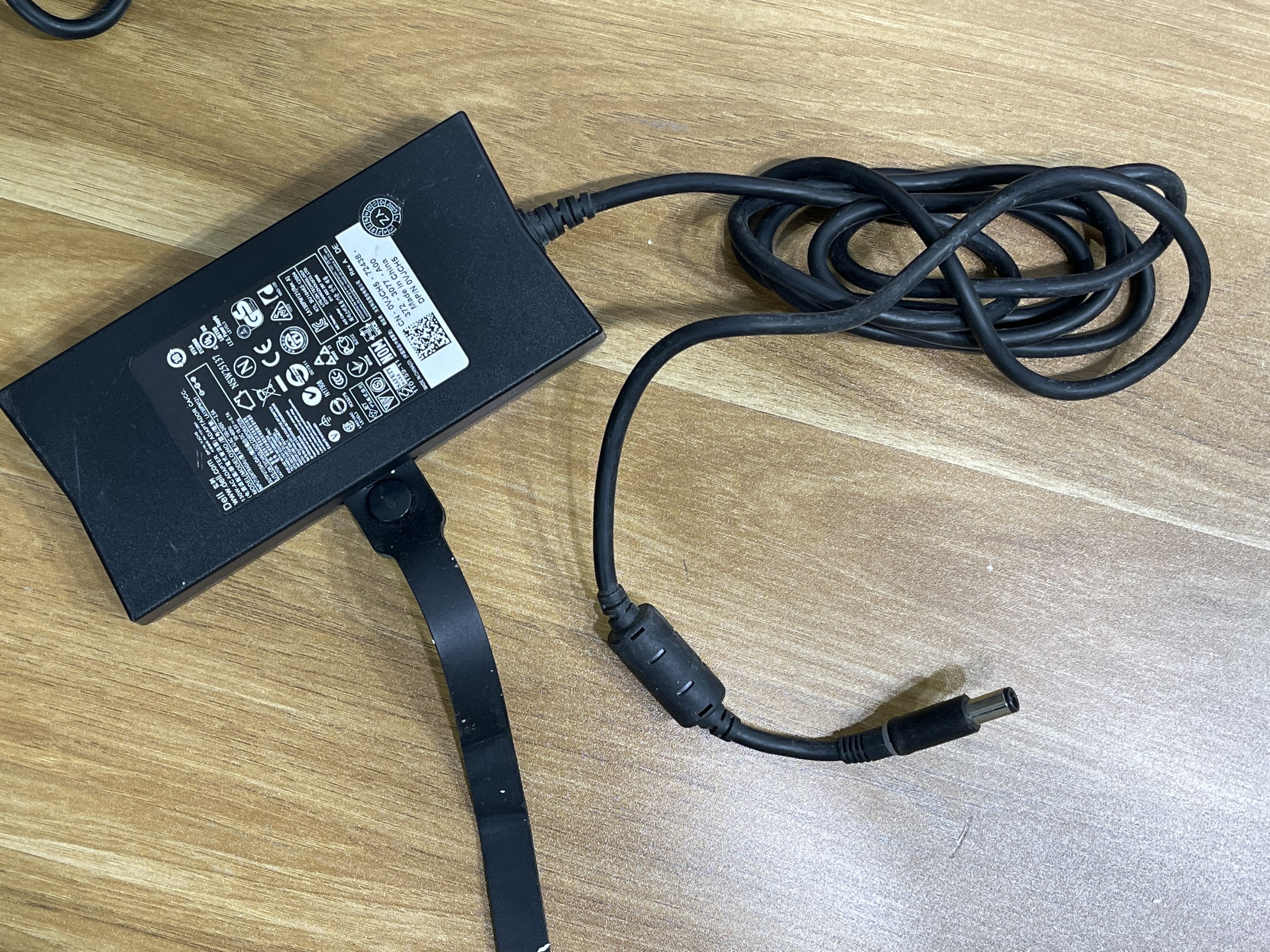 SẠC LAPTOP DELL 19.5V 6.7A 130W SLIM - CHÂN KIM TO - CHÍNH HÃNG
