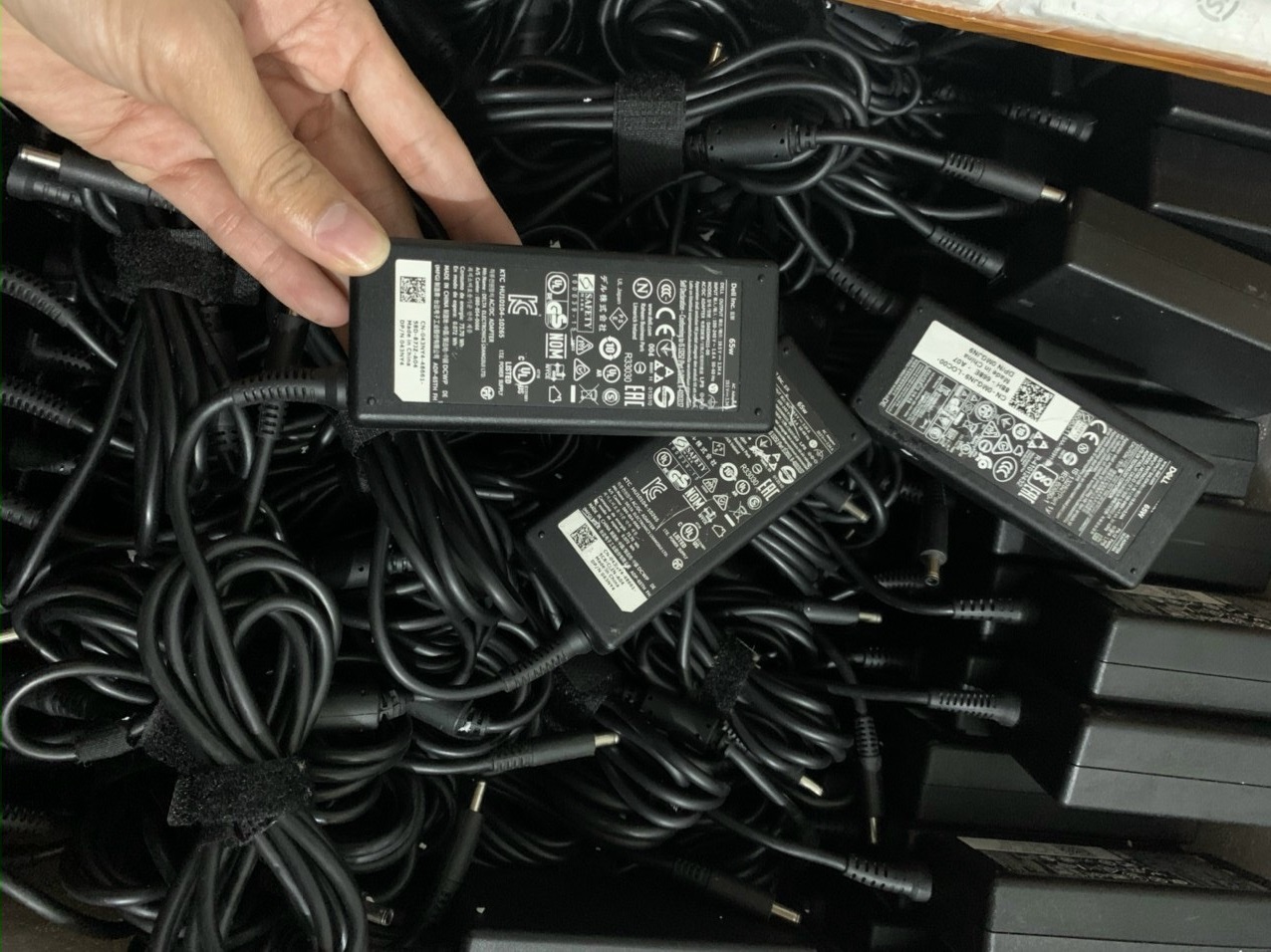 SẠC LAPTOP DELL 19.5V-3.34A 65W - CHÂN KIM NHỎ - ZIN CHÍNH HÃNG