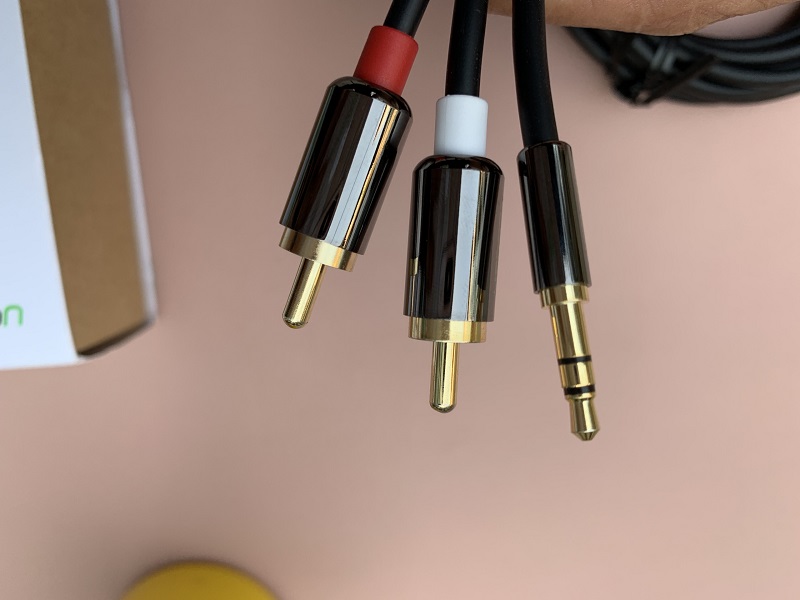 new - Dây Audio 3,5mm ra 2 đầu RCA dài 5M UGREEN AV116 10591