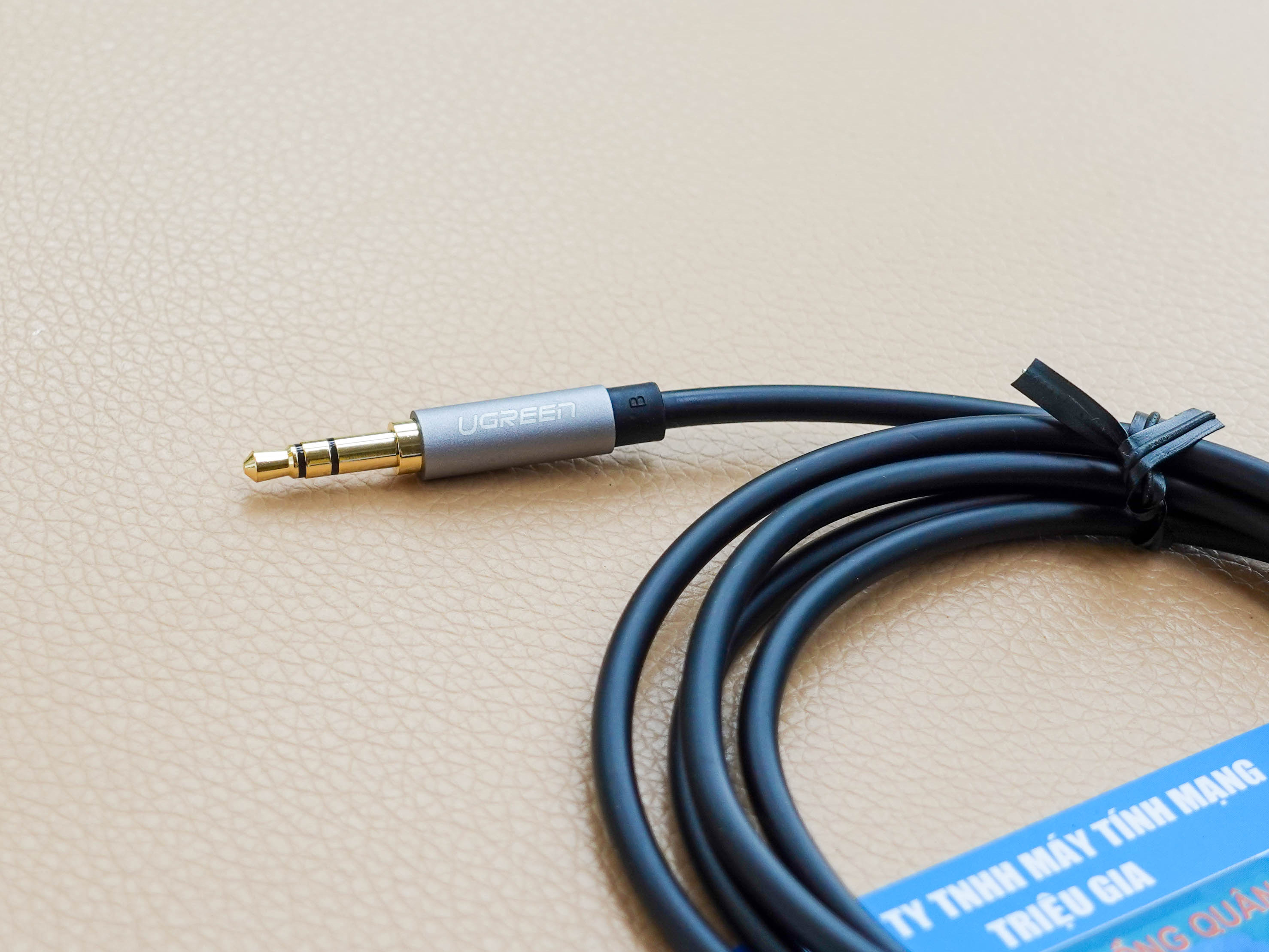new - Cáp Audio 3.5mm âm dương chính hãng Ugreen 10594 cao cấp dài 2m Màu Đen