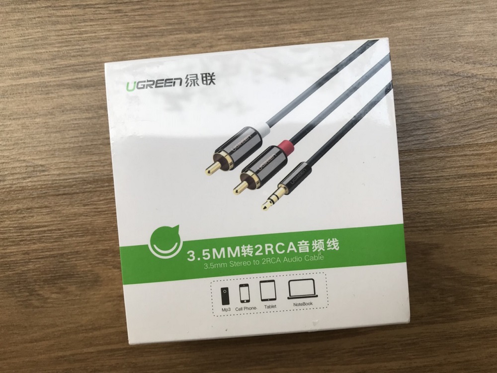 new - Cáp Audio 3.5mm Male To 2RCA Male dài 0.5m UGREEN 20779 - AV116